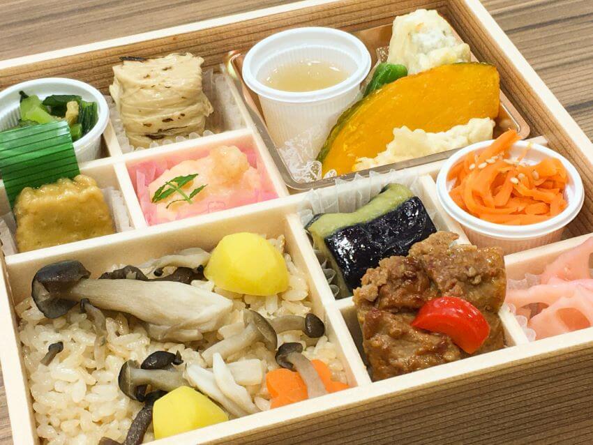 お弁当の写真